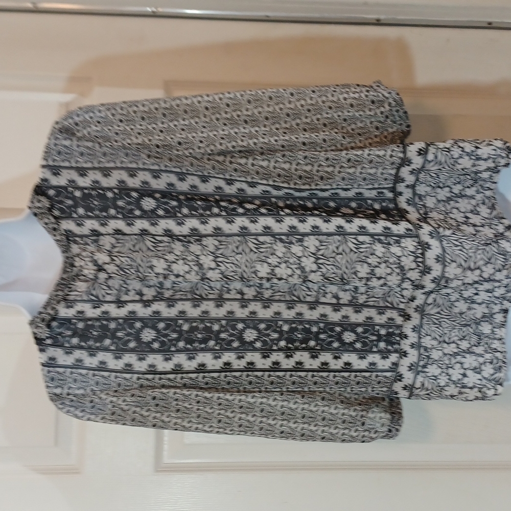 Old Navy top. - Picture 8 of 11